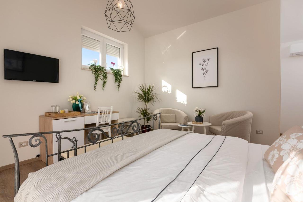 Rooms Karolina Funtana Zewnętrze zdjęcie