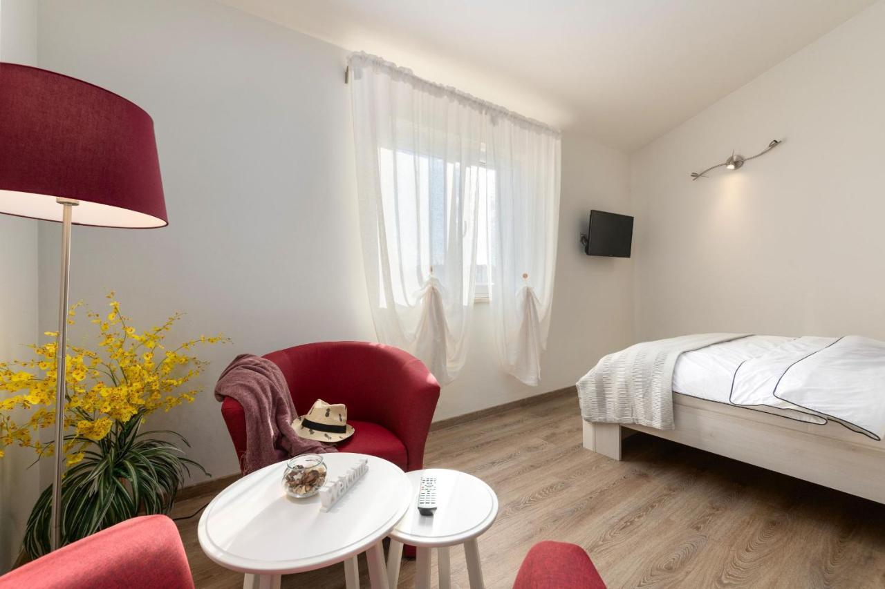 Rooms Karolina Funtana Zewnętrze zdjęcie